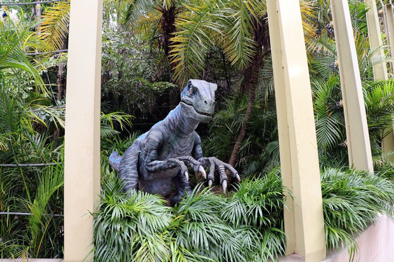 Blue the Raptor debuts at Universal Orlando and Universal Studios ...