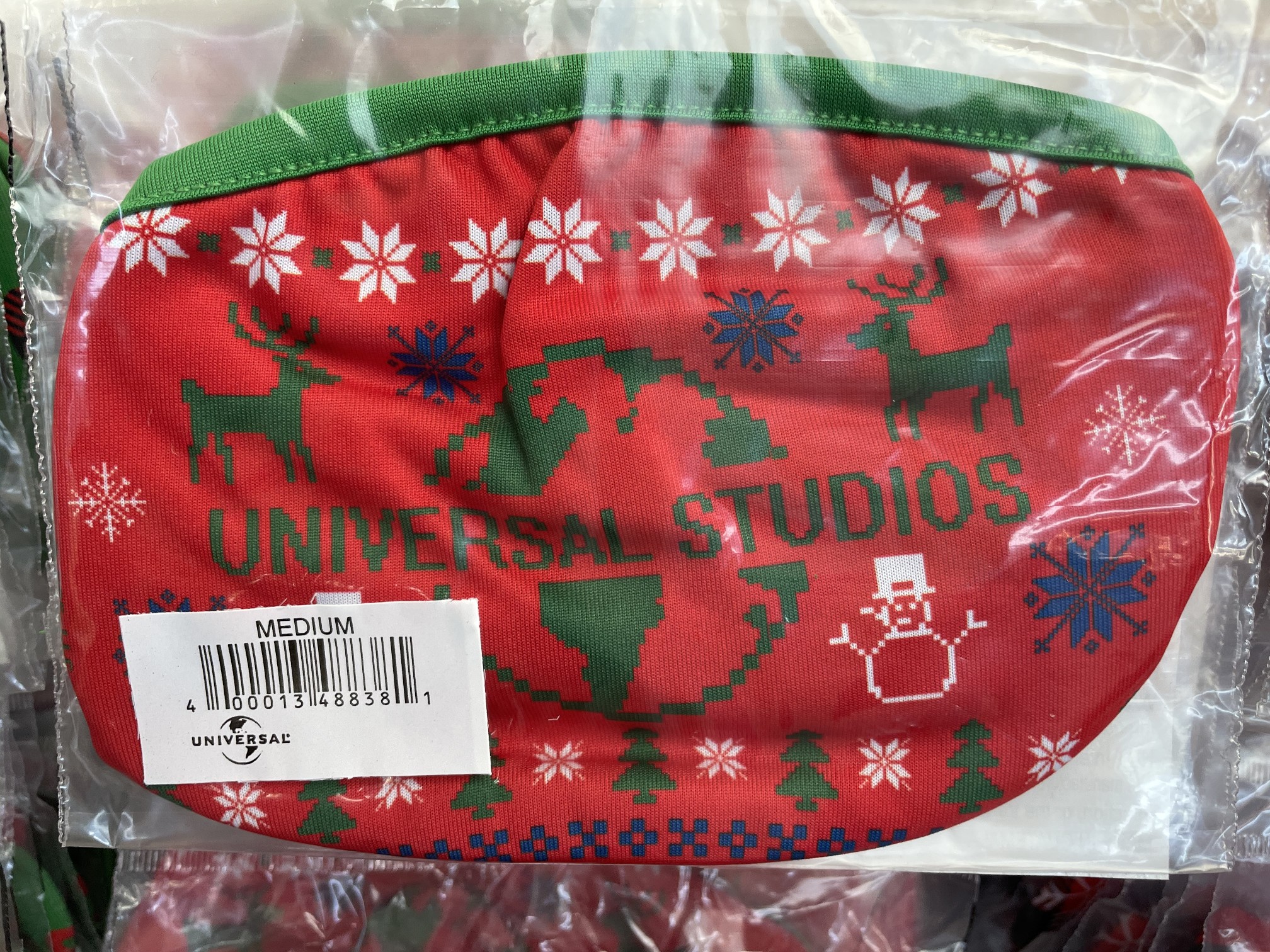 NEW 2020 Red Flannel Christmas Universal Studios Face Mask Adult Size Medium 