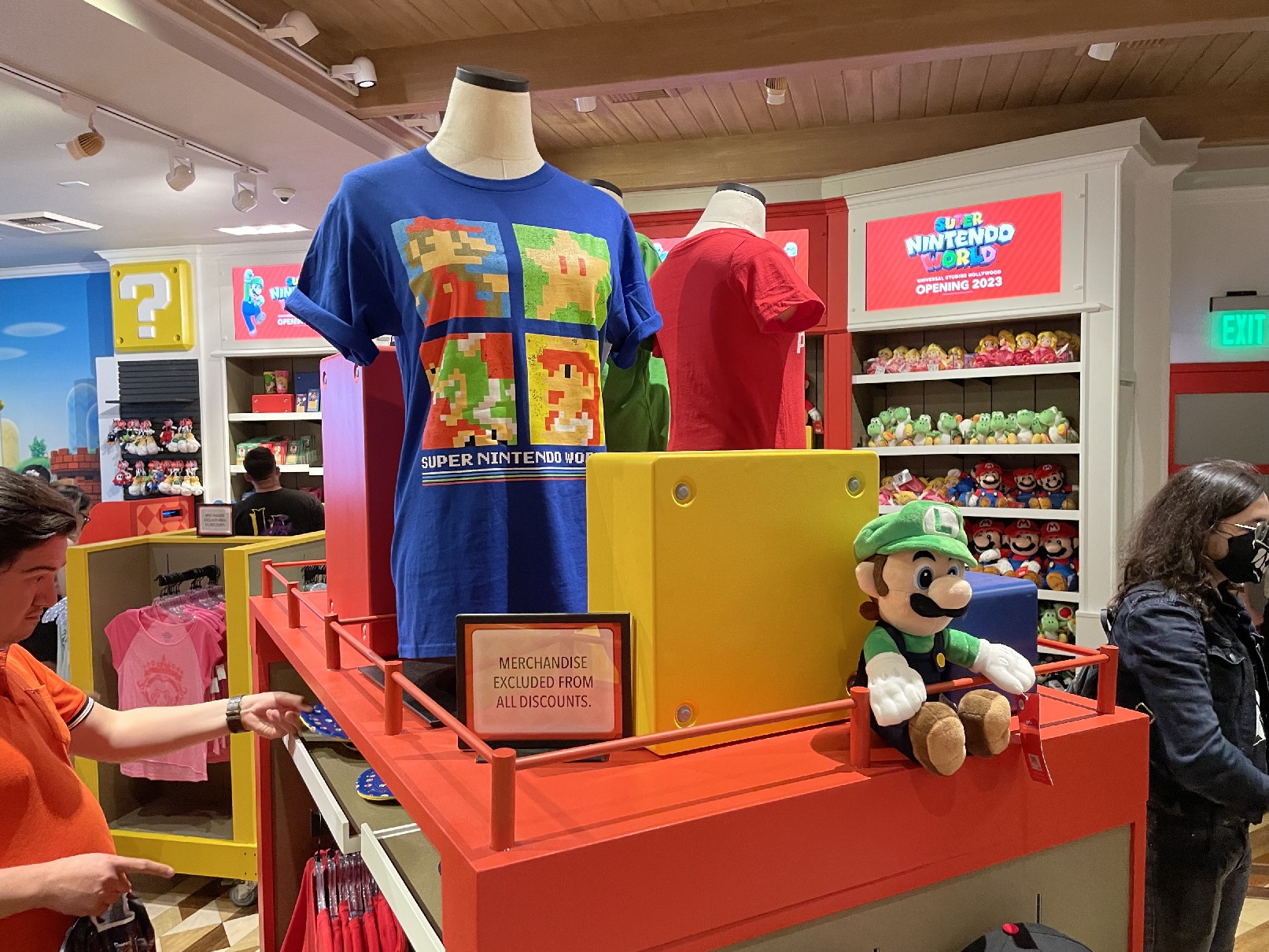 Inventive Storefront Design: Nintendo Store NYC on Behance